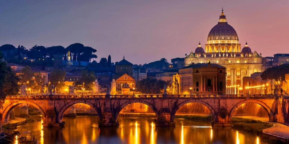Ponte-SantAngelo-and-St.-Peters-Basilica-in-Rome.jpg