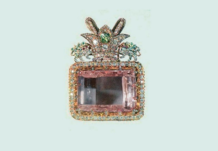 darya-e_noor_diamond_of_ira--YCKh2d9Dfd7ewPyU7zMlw.jpg