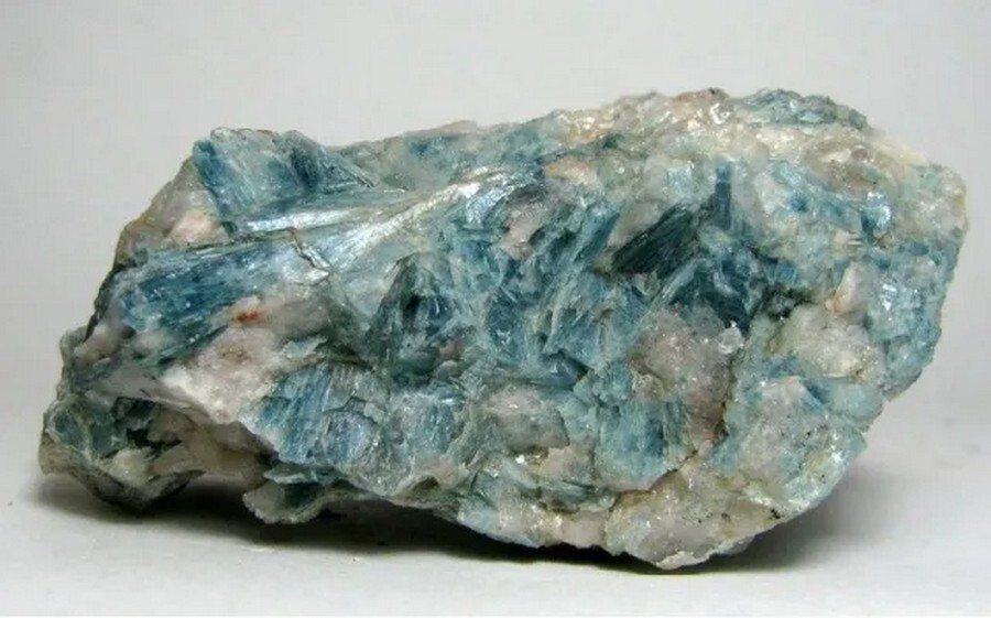 Serendibite-jpg.jpg