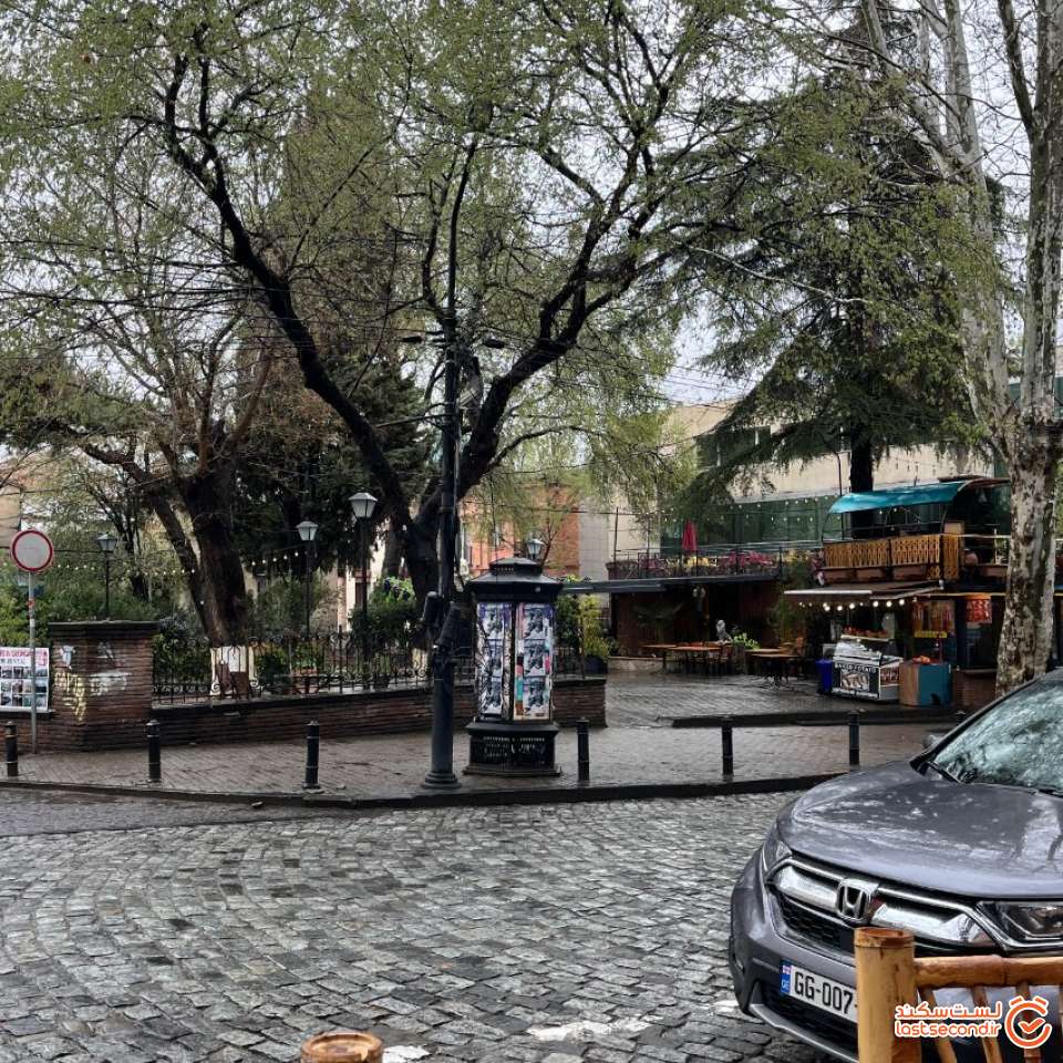 در کوچه پس کوچه های شهر