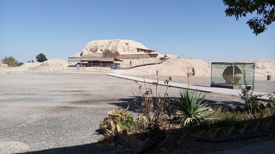 Lastsecond.ir-kashan-travel-guide-sialk.jpg