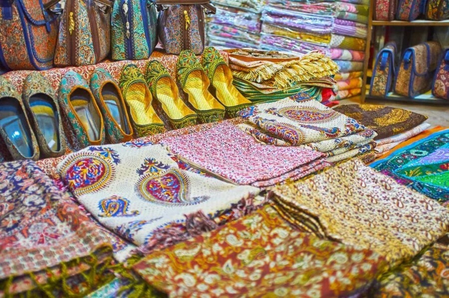 depositphotos_287084156-stock-photo-textile-souvenirs-from-shiraz-iran.jpg