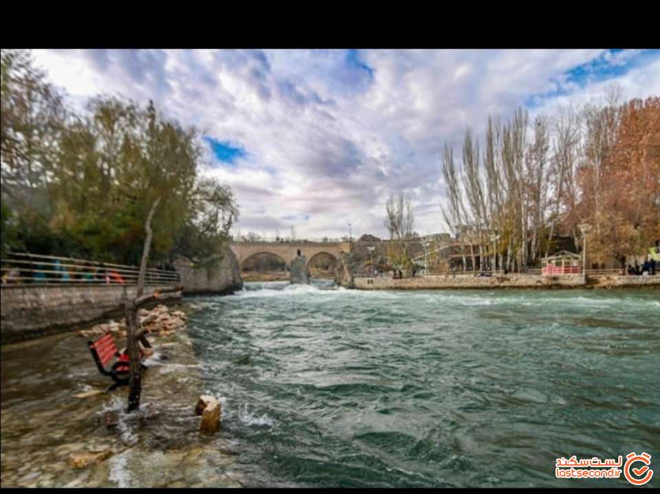 تصویر پل زمان‌خان بر روی رودخانه زاینده رود