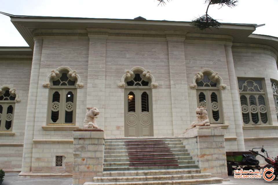 نمای پشتی کاخ