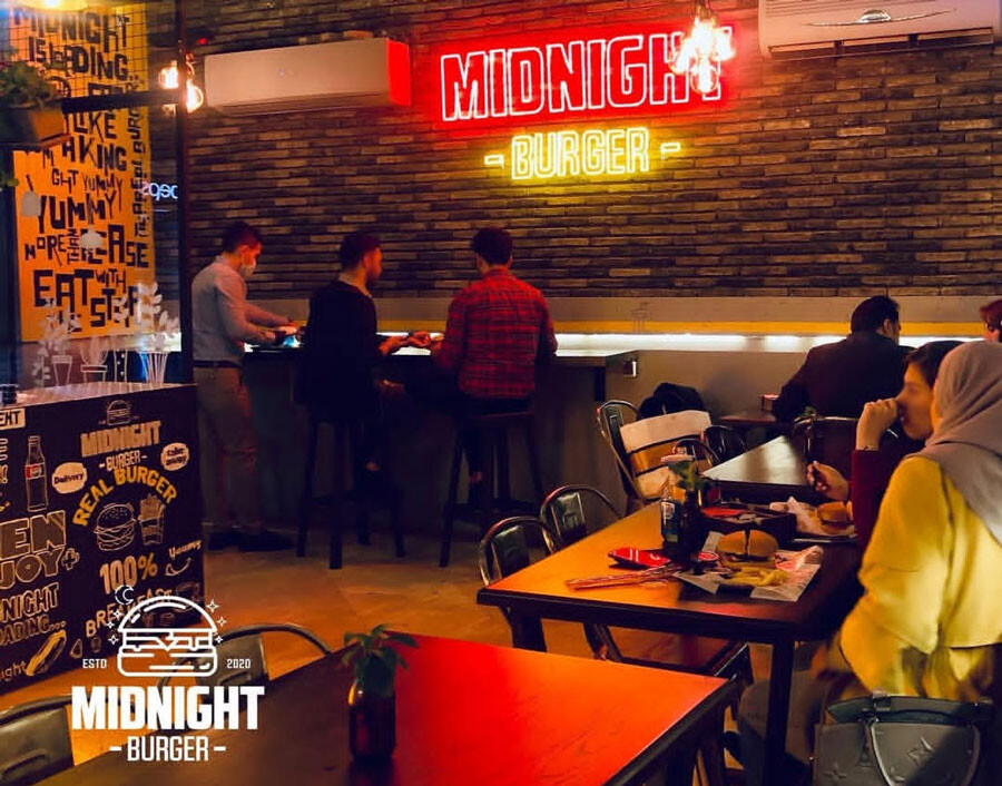 lastsecond.ir-best-fast-foods-in-mashhad-Midnightburger.jpg