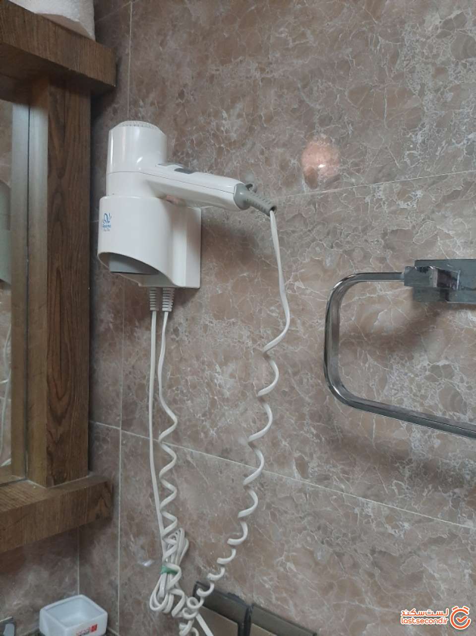 سشوار سرویس دستشویی اتاق