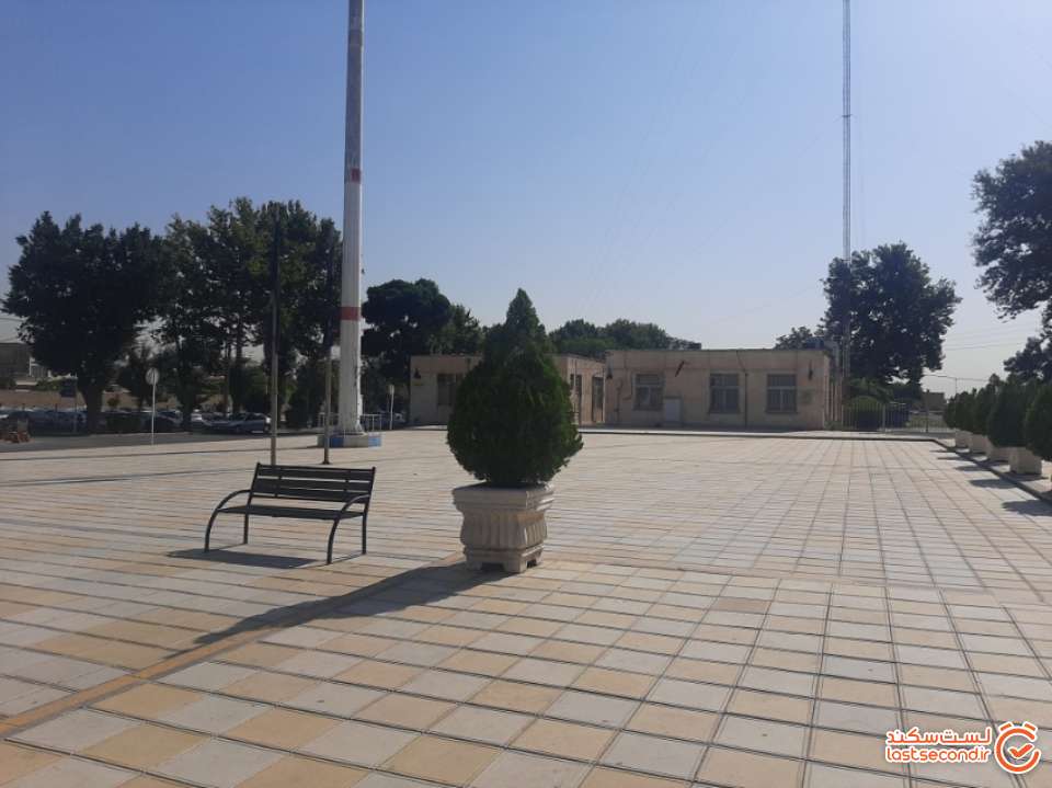 محوطه بیرونی ایستگاه راه آهن قزوین