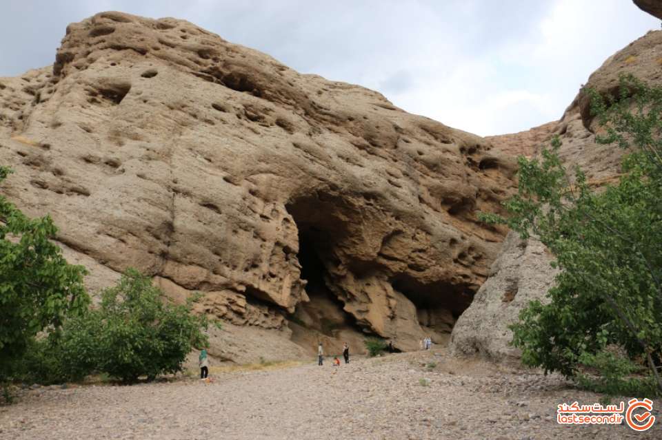 نمونه کوه ها و صخره های منطقه اندج