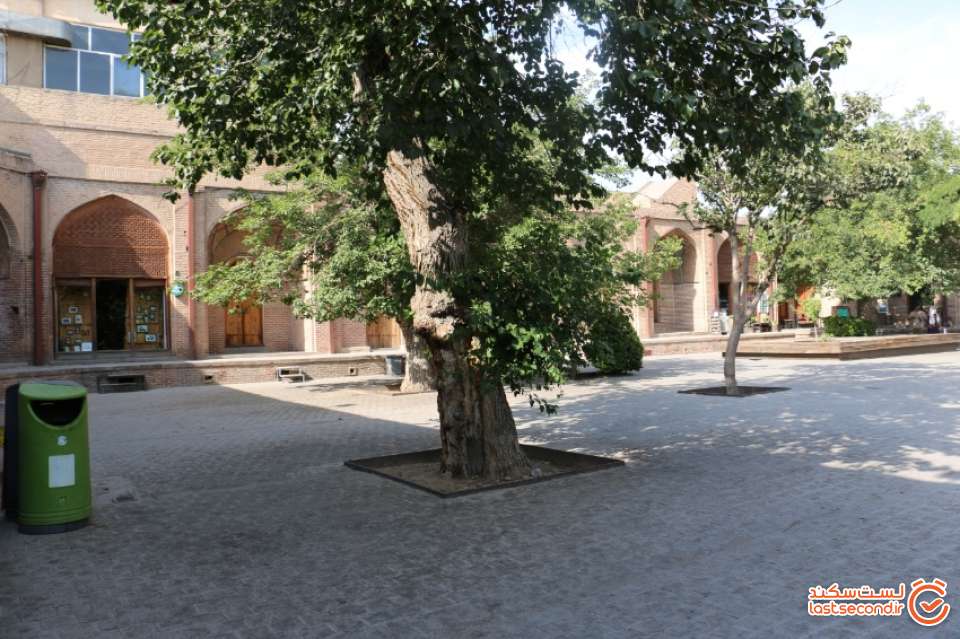 یکی از حیاط های سرای سعدالسلطنه