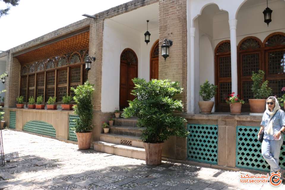 قسمتی از یکی از حیاط های حسینیه امینی ها