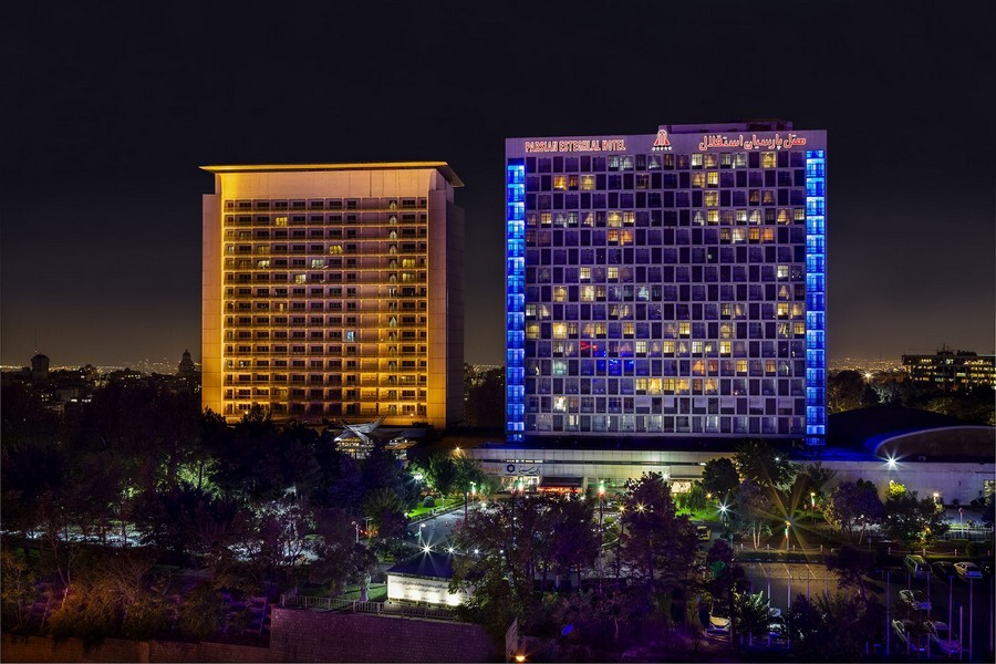 Parsian Esteghlal Hotel.jpg