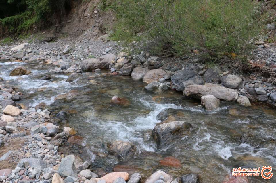 نمایی از رودخانه اندج رود