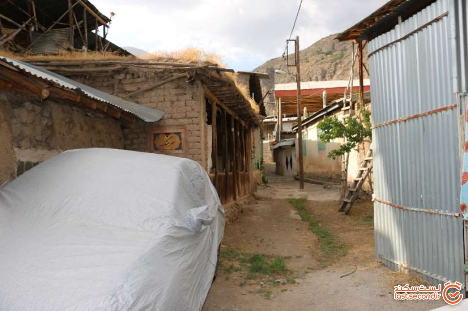 کوچه سرهنگ در روستای اندج