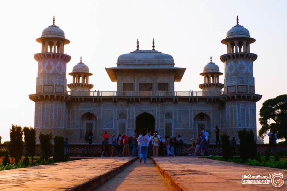 عمارت چشم نواز و مرمرین باغ