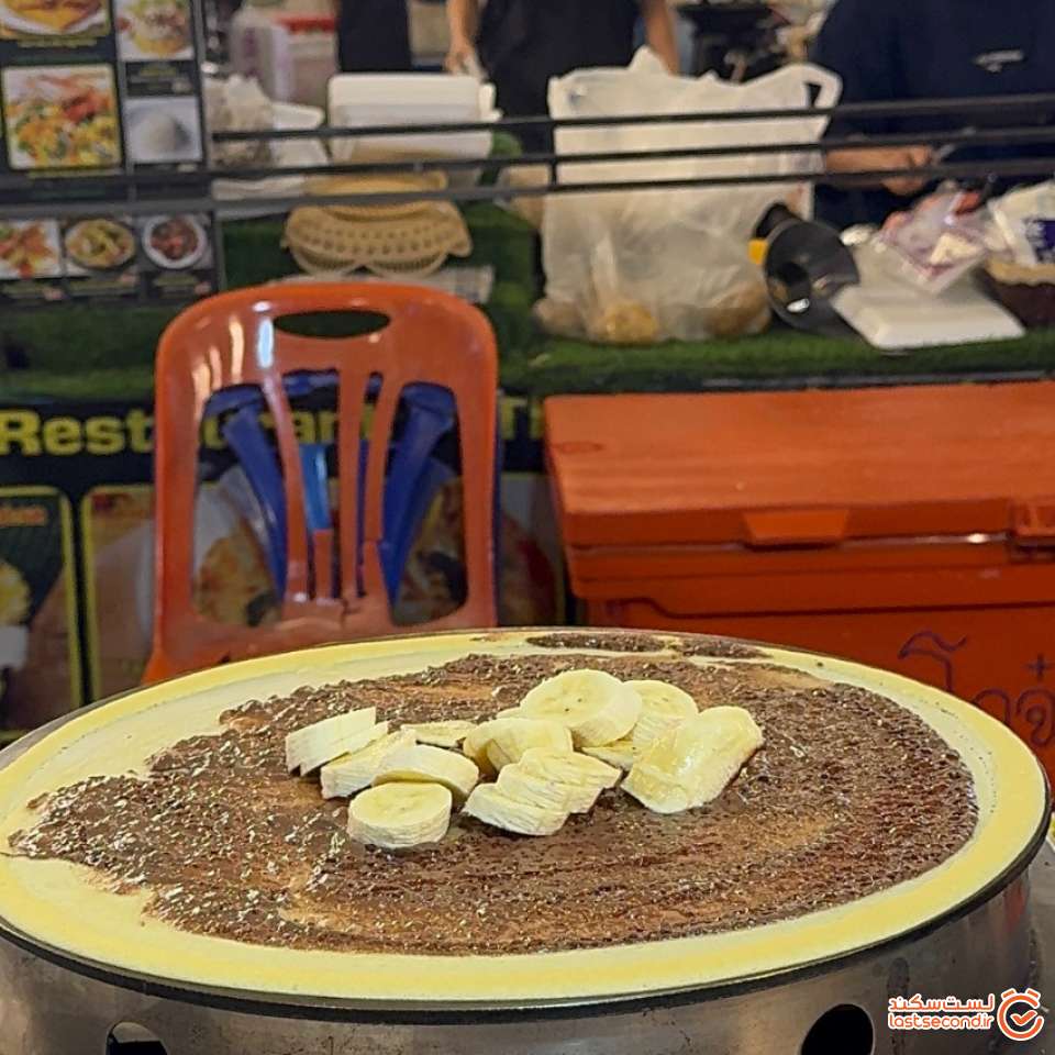 دسر موز نوتلا در حال پخت و اماده سازی