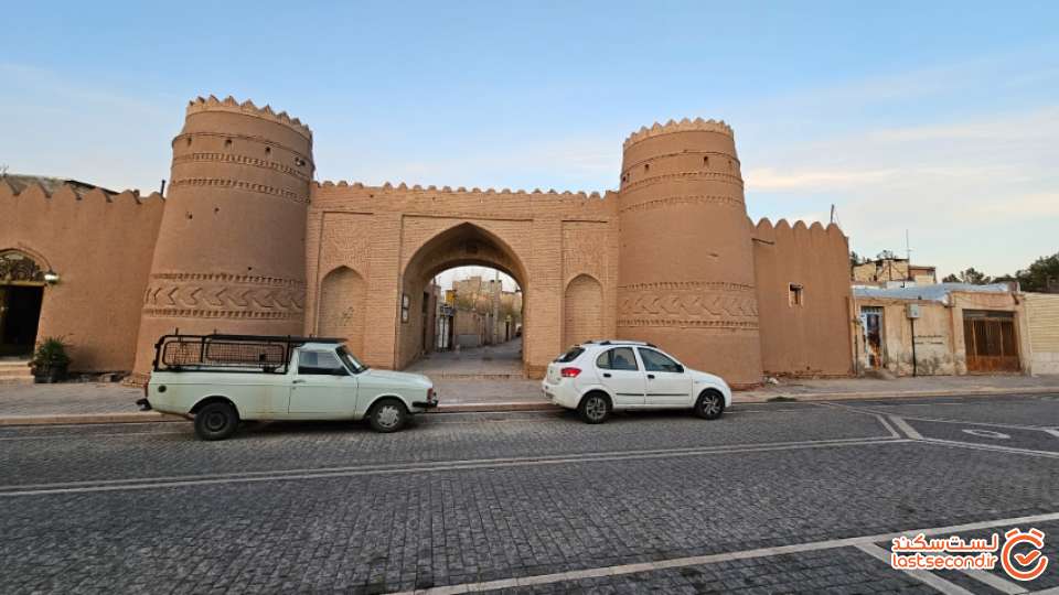 دیوار شهر