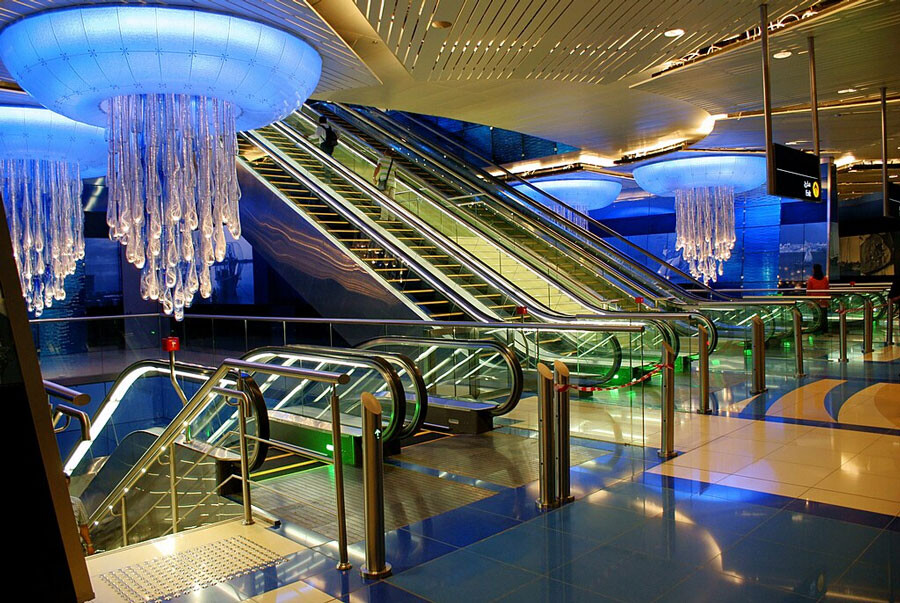 lastsecond.ir-transportation-in-dubai-metro-station.jpg