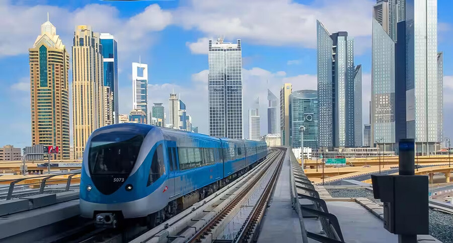 lastsecond.ir-transportation-in-dubai-metro-train.jpg