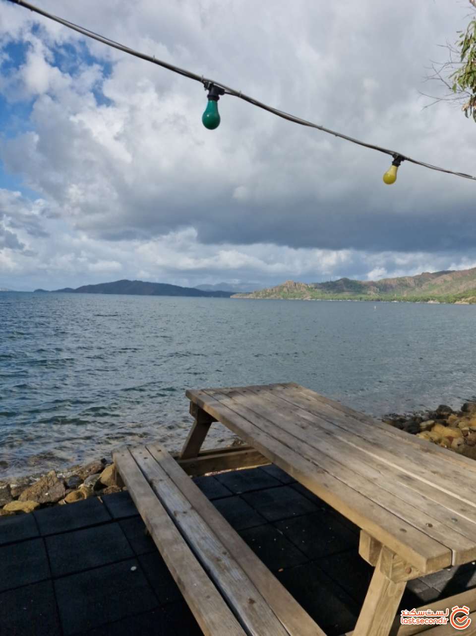 ساحل کمپینگ مارماریس و پسر اهل چک