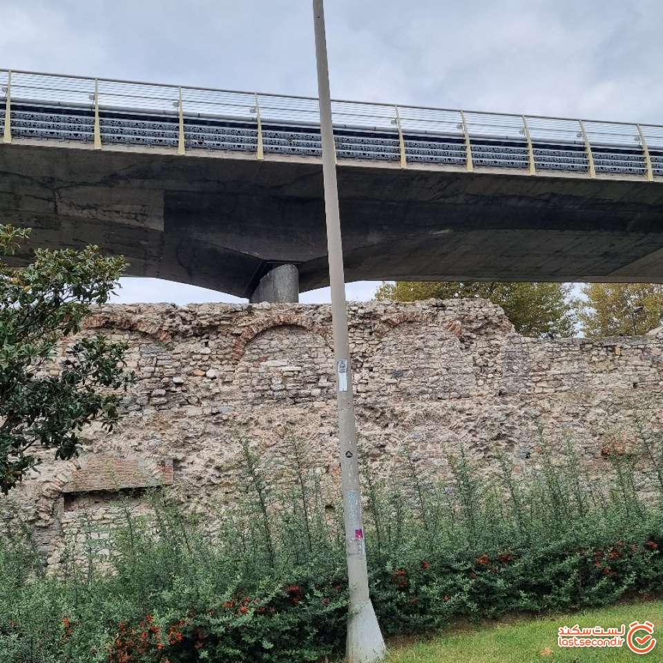 دیوار شهر قدیم قسطنطنیه