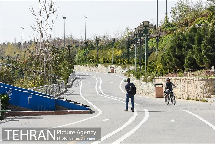 Javanmardan Park cycling track By Sanaz Daryaee.jpg