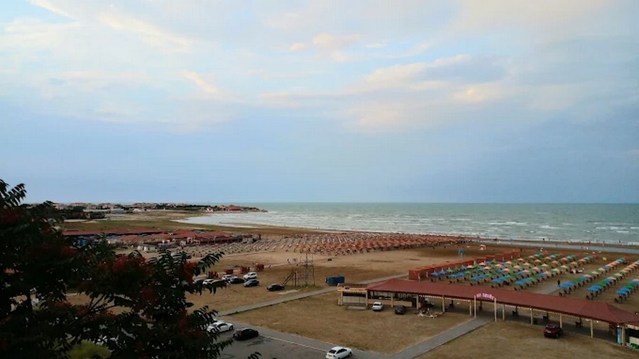 Bilgah public beach By Hikmet Aliyev.jpg