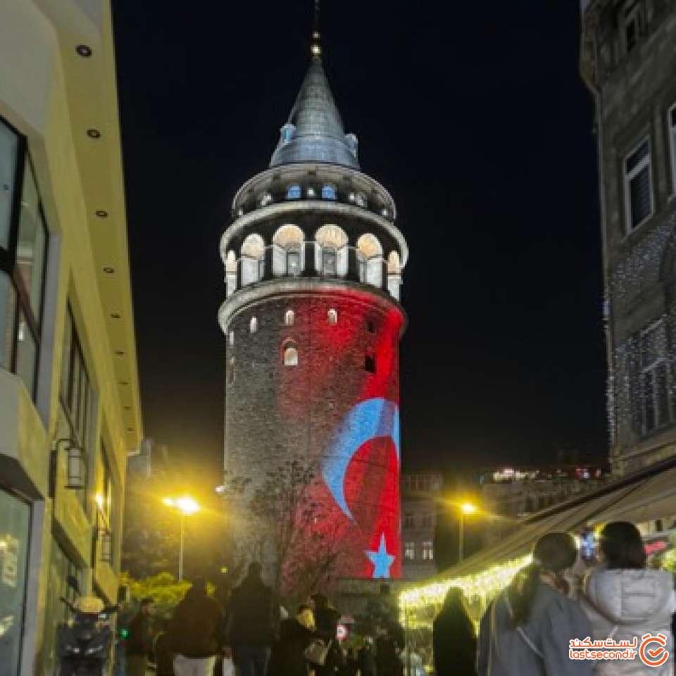 برج گالاتا در شب