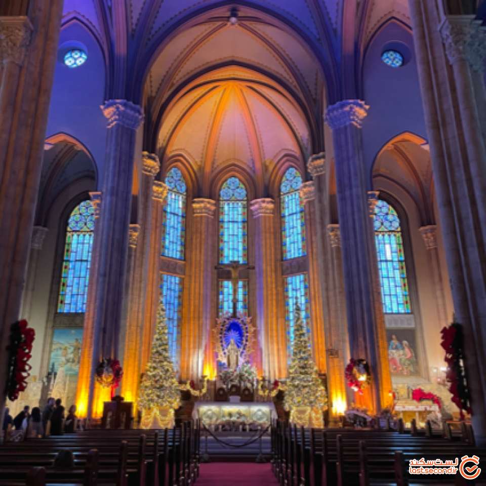 داخل کلیسا