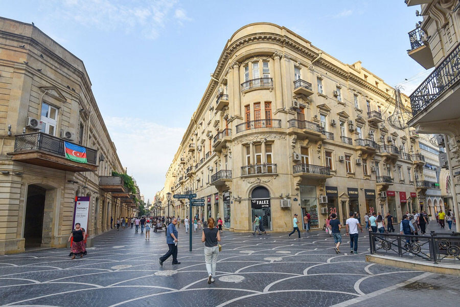 lastsecond.ir-things-to-do-baku-city-nizami-street.jpg