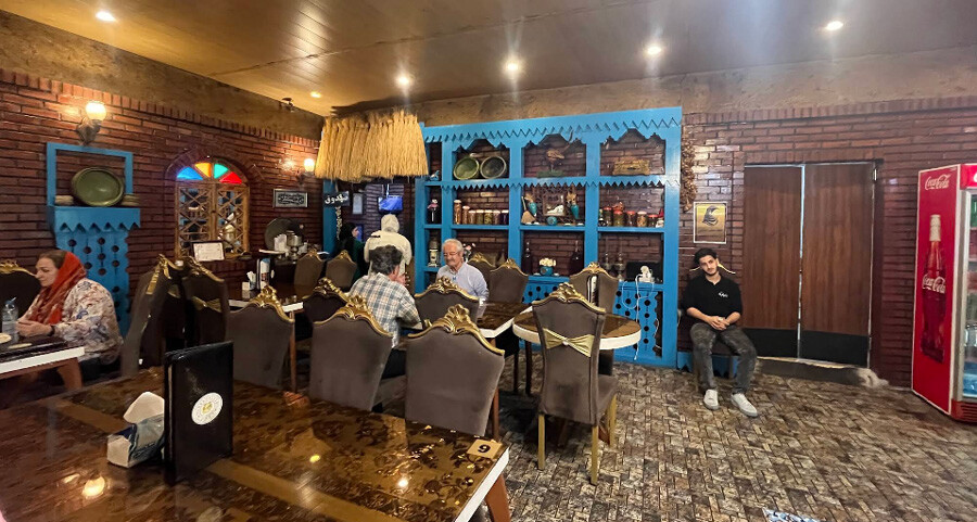 lastsecond.ir-motel-qu-best-restaurants-lakorestaurant2.jpg