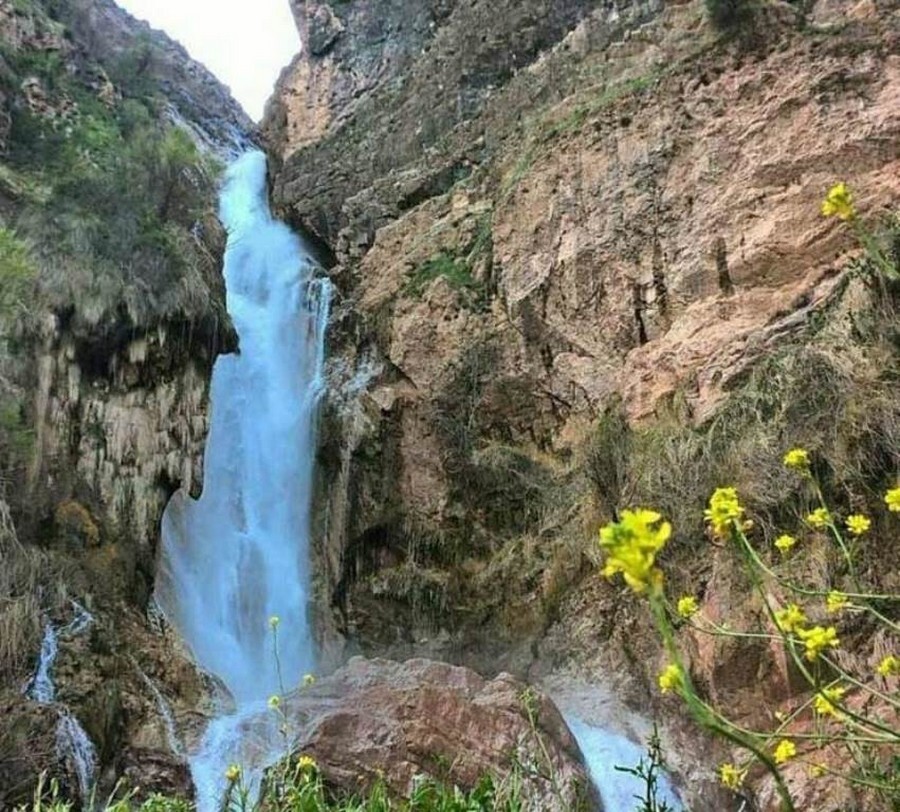 Nozhian Waterfall.jpg