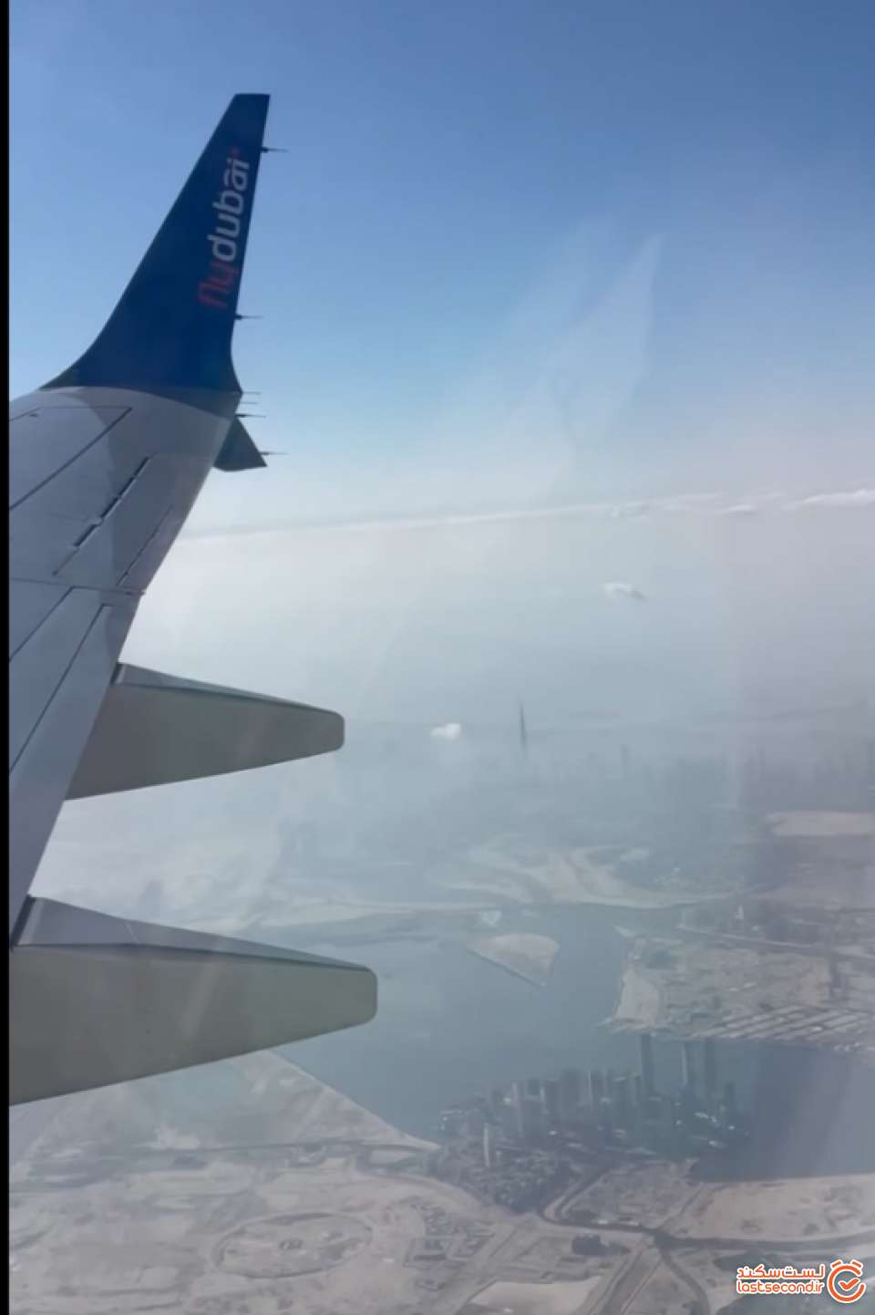 آسمان دبی و خودنمایی برج خلیفه در دوردست