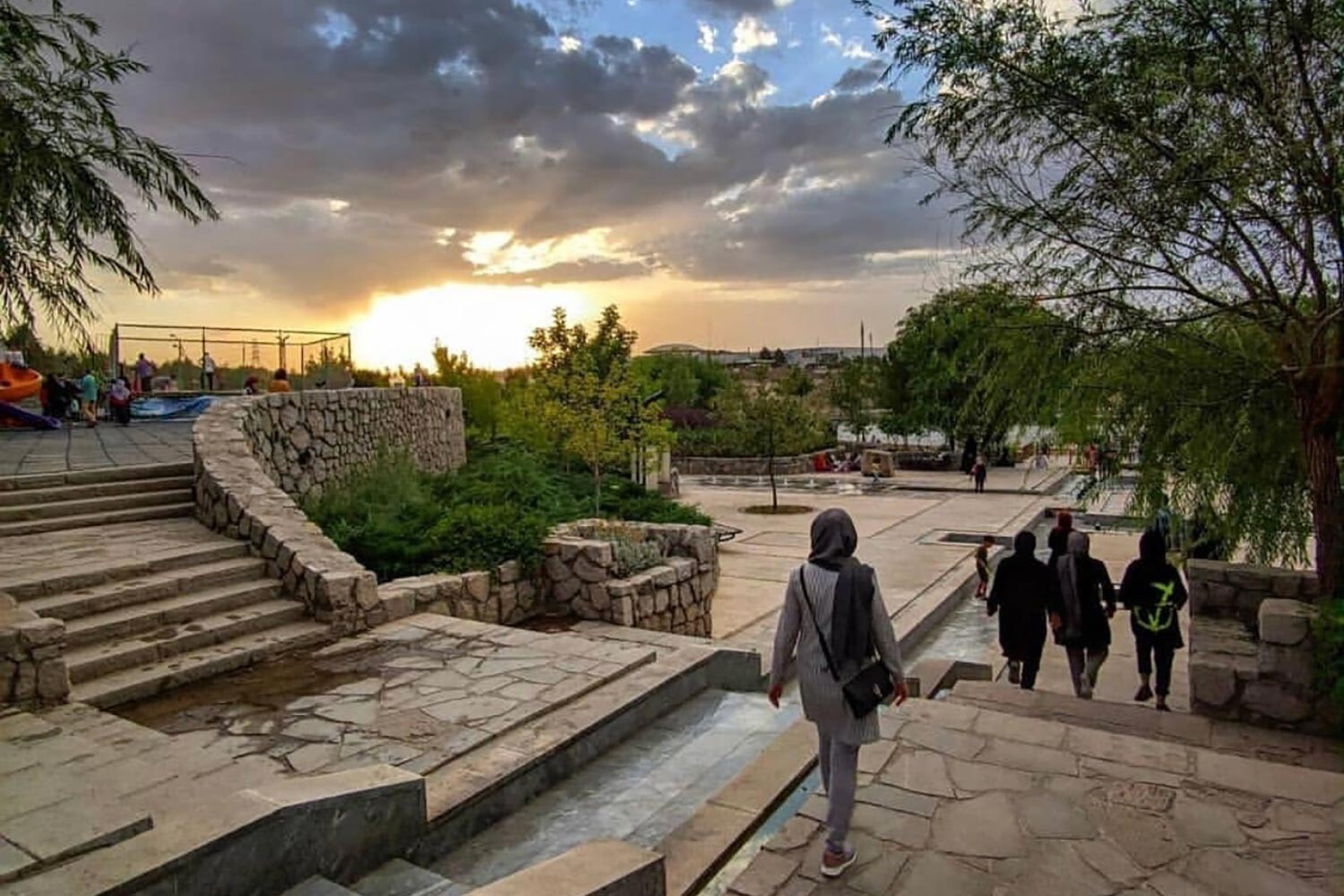 mashhad-in-Park-40-Baze.jpg