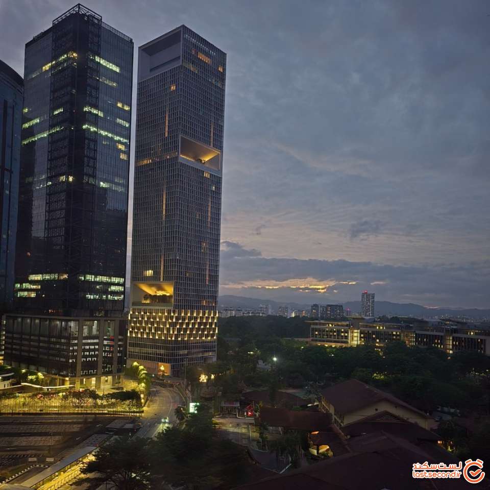 در شب