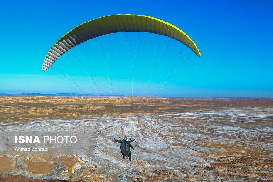 paraglider Qom By Ahmad Zohrabi.jpg