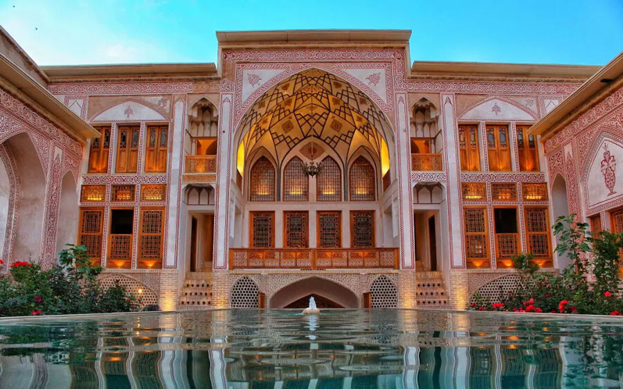 lastsecond.ir-kashan-travel-guide-hotel.jpg