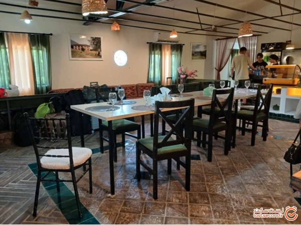 فضای داخلی رستوران بوم گردی