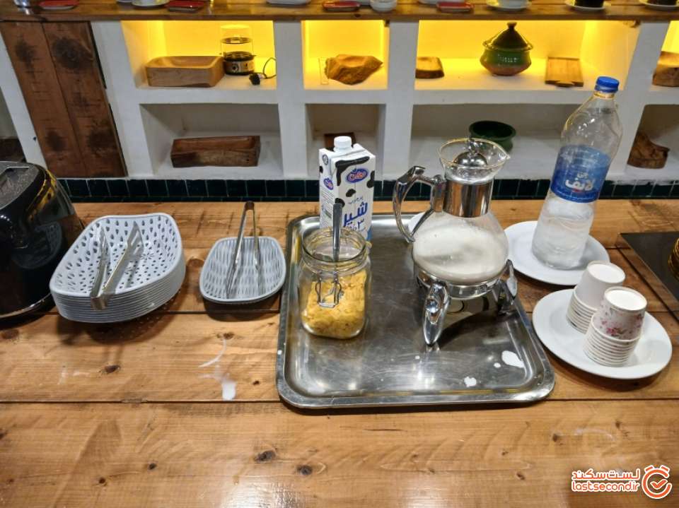 سلف سرویس صبحانه (شربت، شیر و چای)