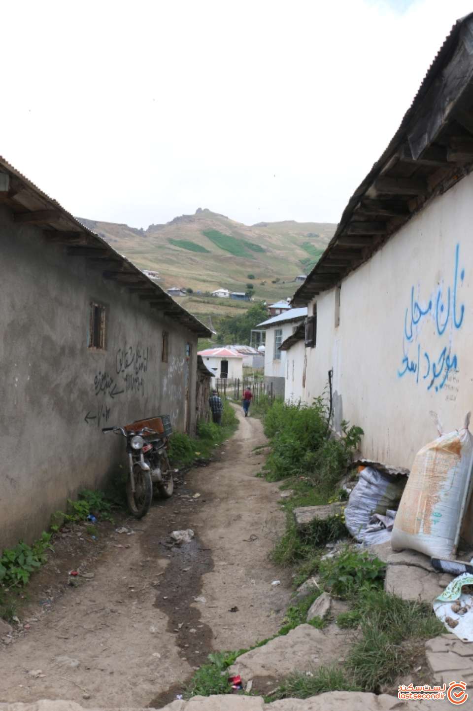 قسمتی از کوچه منتهی به بازار سوباتان