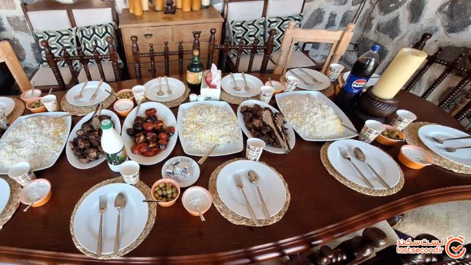 گرسنه با همچین میزی روبرو شدیم