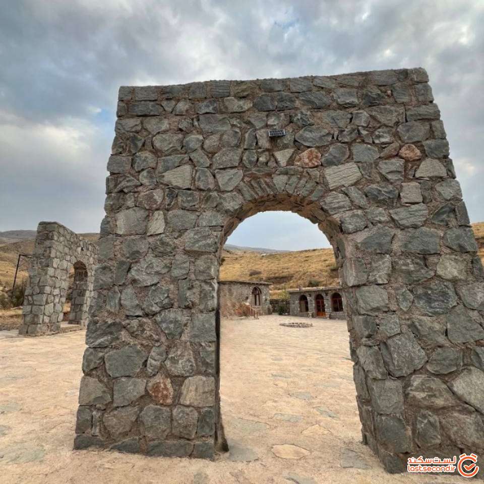 لیلی و مجنون سنگی
