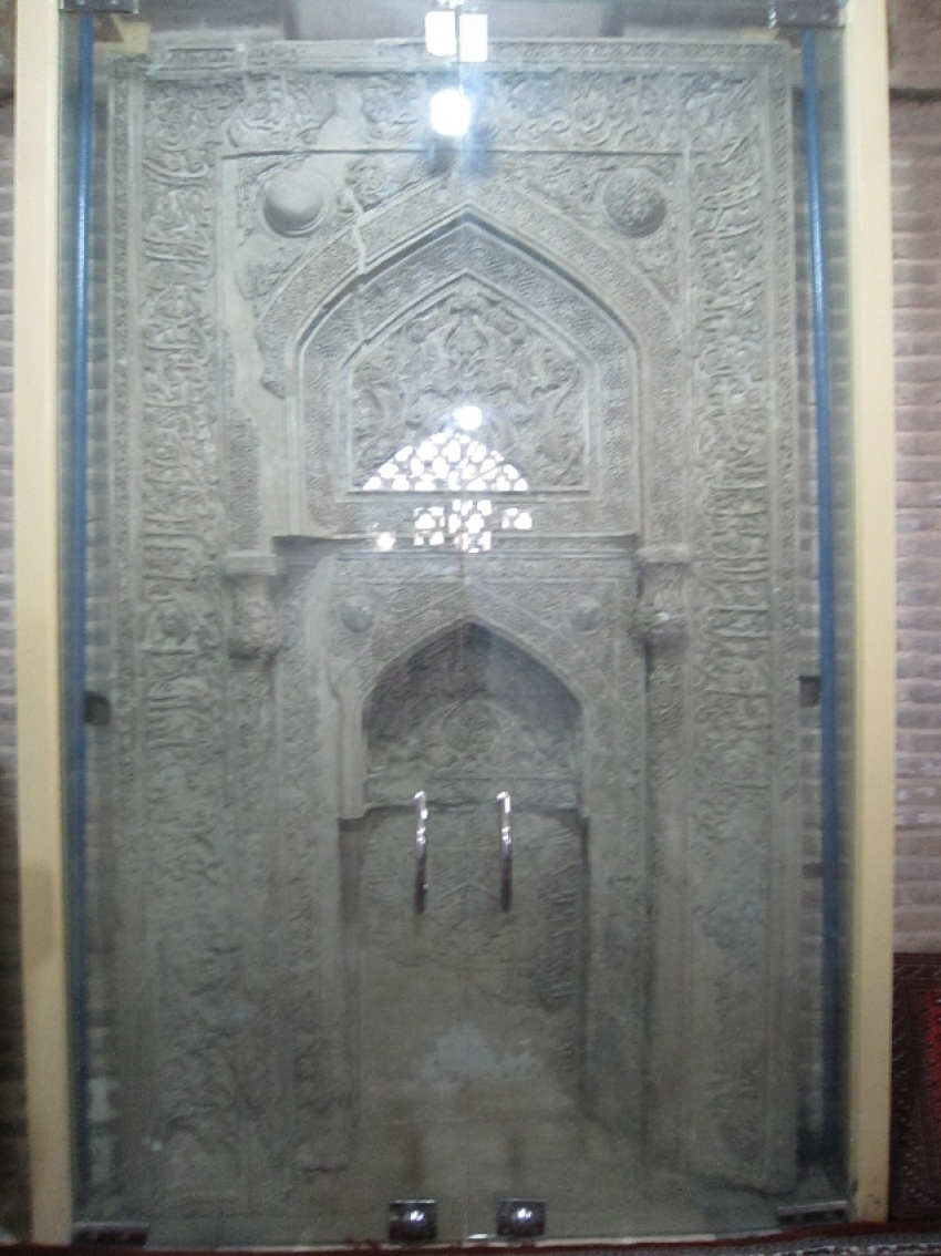 گچبری تماشایی مسجد کوی میر نطنز، مسجد میر نطنز، نطنز، ایران | لست سکند