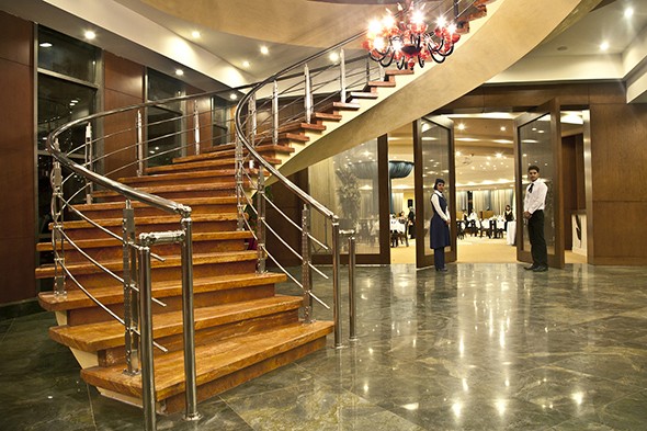 Restaurants-1.jpg