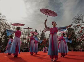 تصاویری از آیین های سنتی سال نو در چین