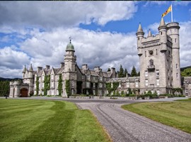 قلعه ی افسانه ای بالمورال در دل طبیعت زیبای اسکاتلند