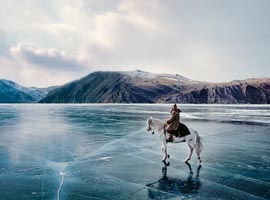 معرفی 10 دریاچه یخی زیبا در دنیا + تصاویر