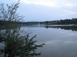 سقالکسار، دریاچه تمیز و زیبای گیلان را ببینید