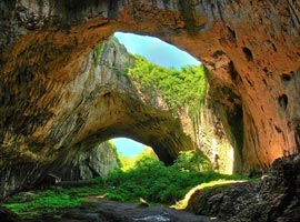غار عظیم دوتاشکا ، محل زندگی انسان های اولیه