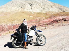 روایتی از سفر یک خانوم  انگلیسی با موتورسیکلت به ایران 