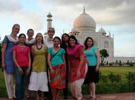 قانون جدید هند برای پوشش گردشگران خارجی
